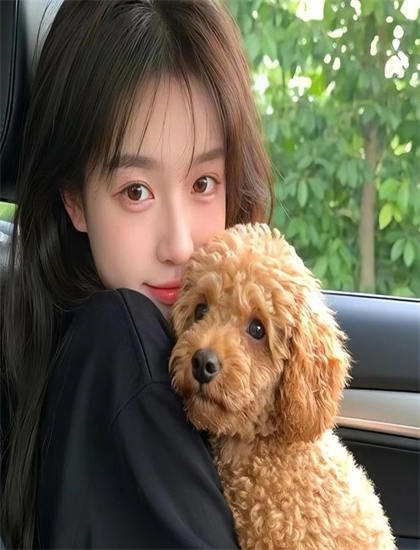 《白色女孩》悬念设置：叙事技巧与观众心理